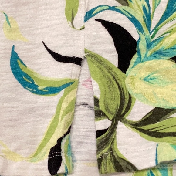 Chico’s top Size 1 - Picture 5 of 8